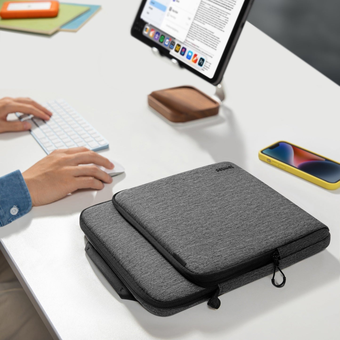 DefenderACE-H13 (B03) Tablet Shoulder Bag for 11-inch iPad/Pro | Gray