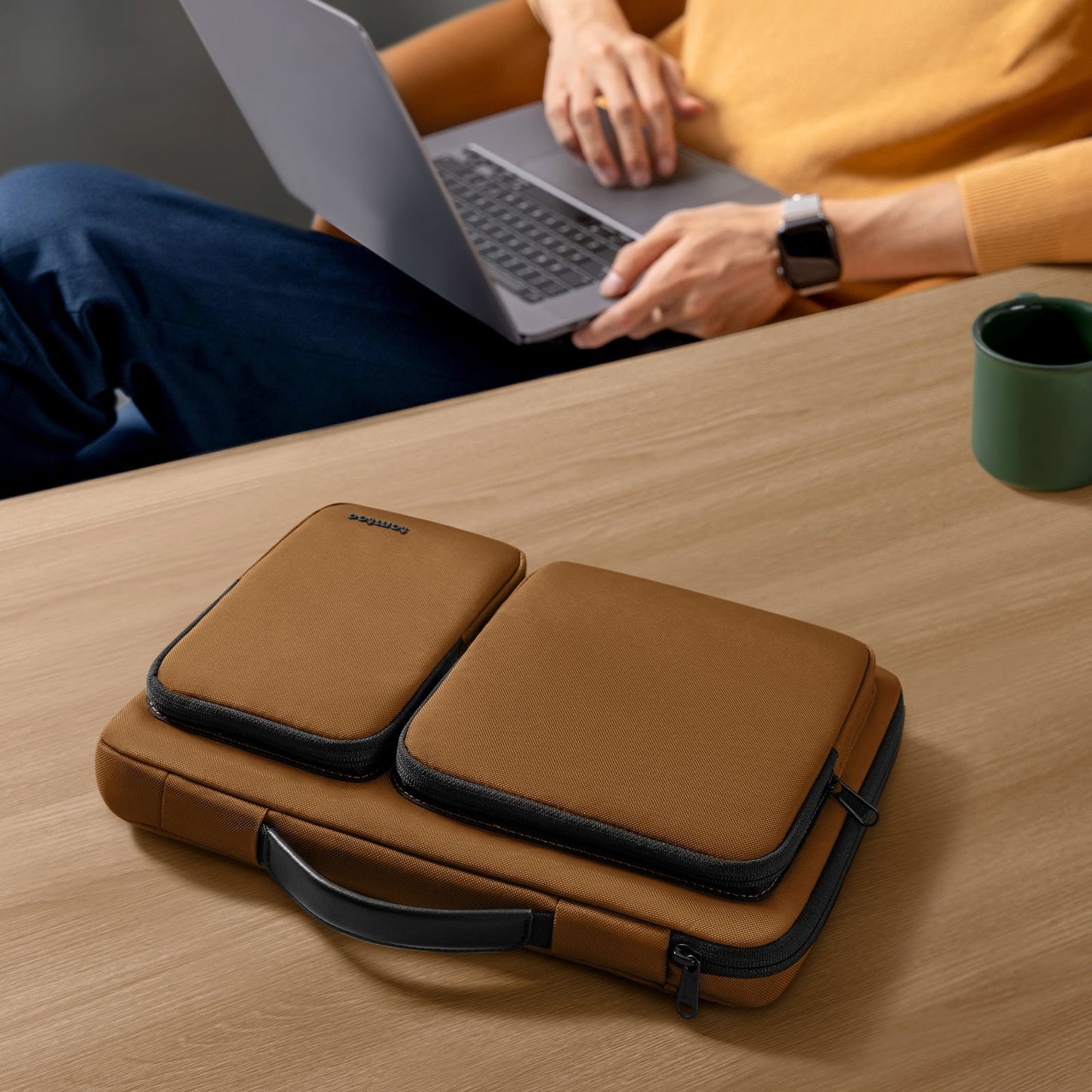 Defender-A42 Laptop Shoulder Bag 13-inch | Brown