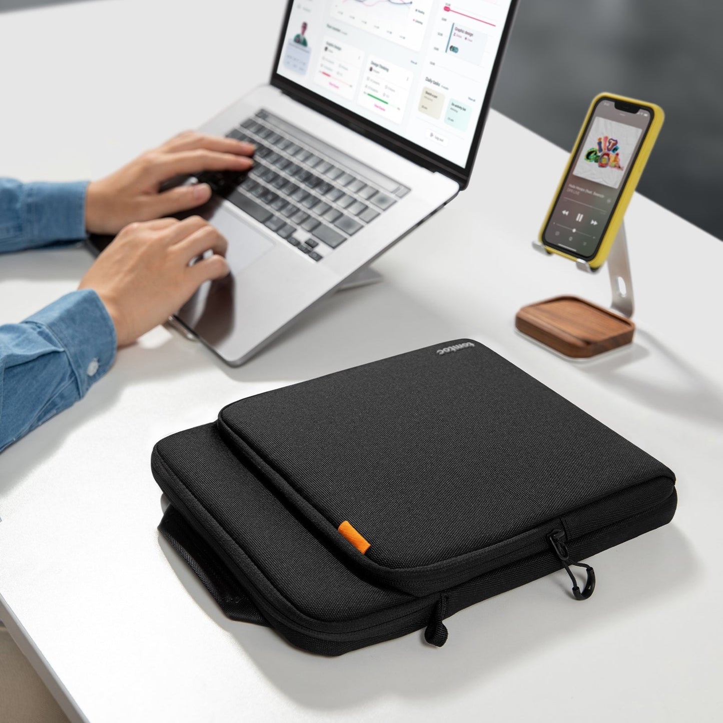DefenderACE-H13 Laptop Shoulder Bag 14-inch | Black