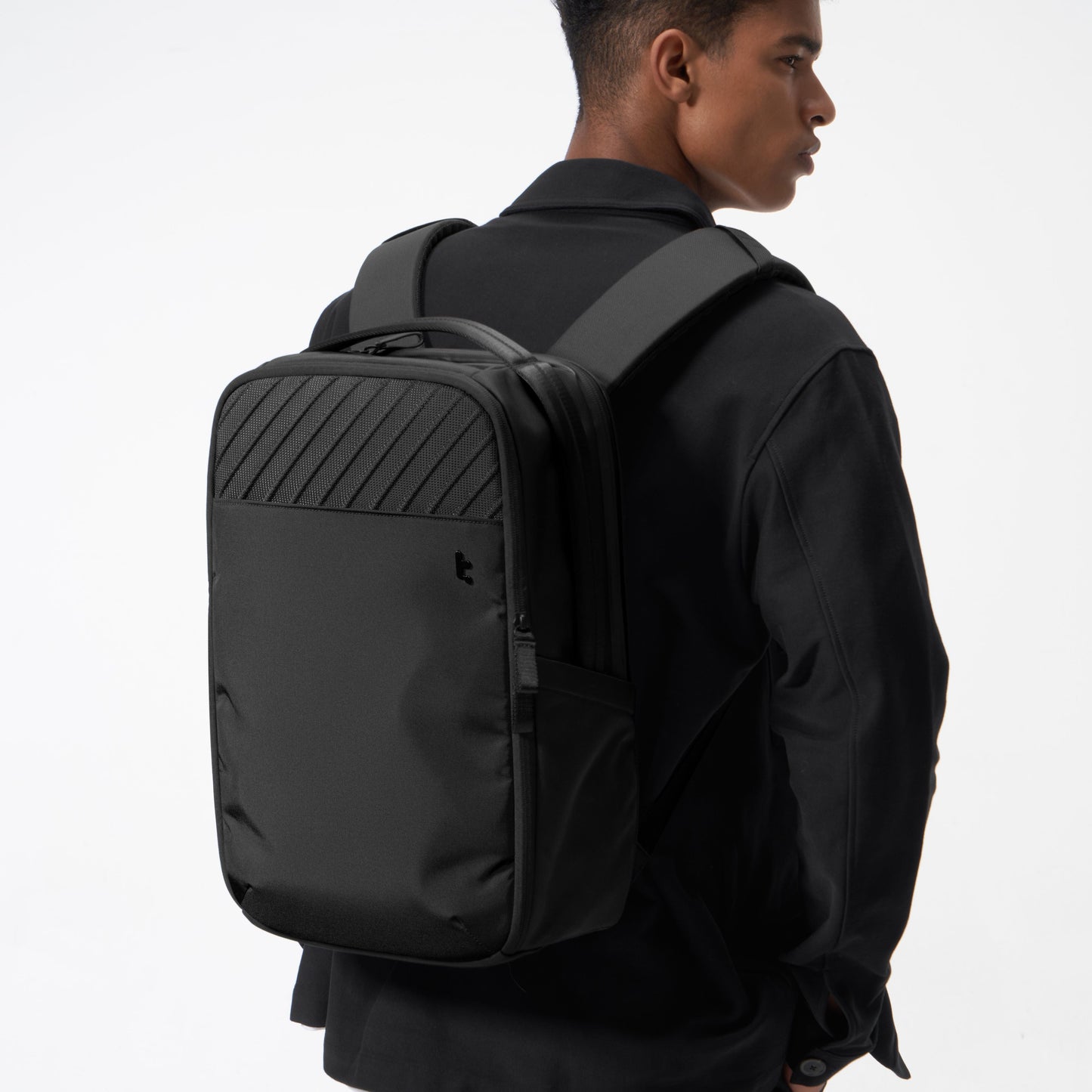 Voyage-T50 Laptop Backpack 15.6 Inch Black 20L
