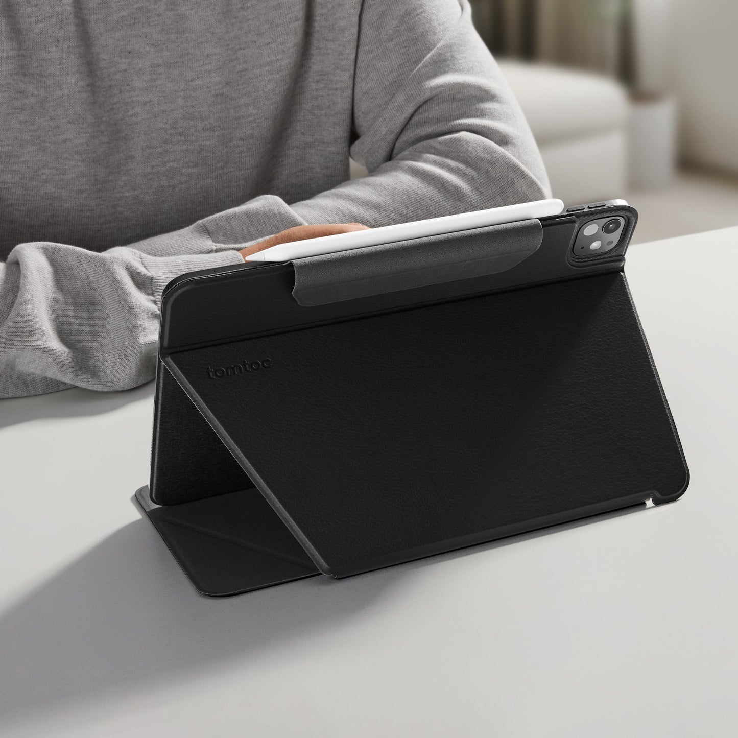 Inspire-B52 iPad Pro 4-Mode Folio Black - 13 inch