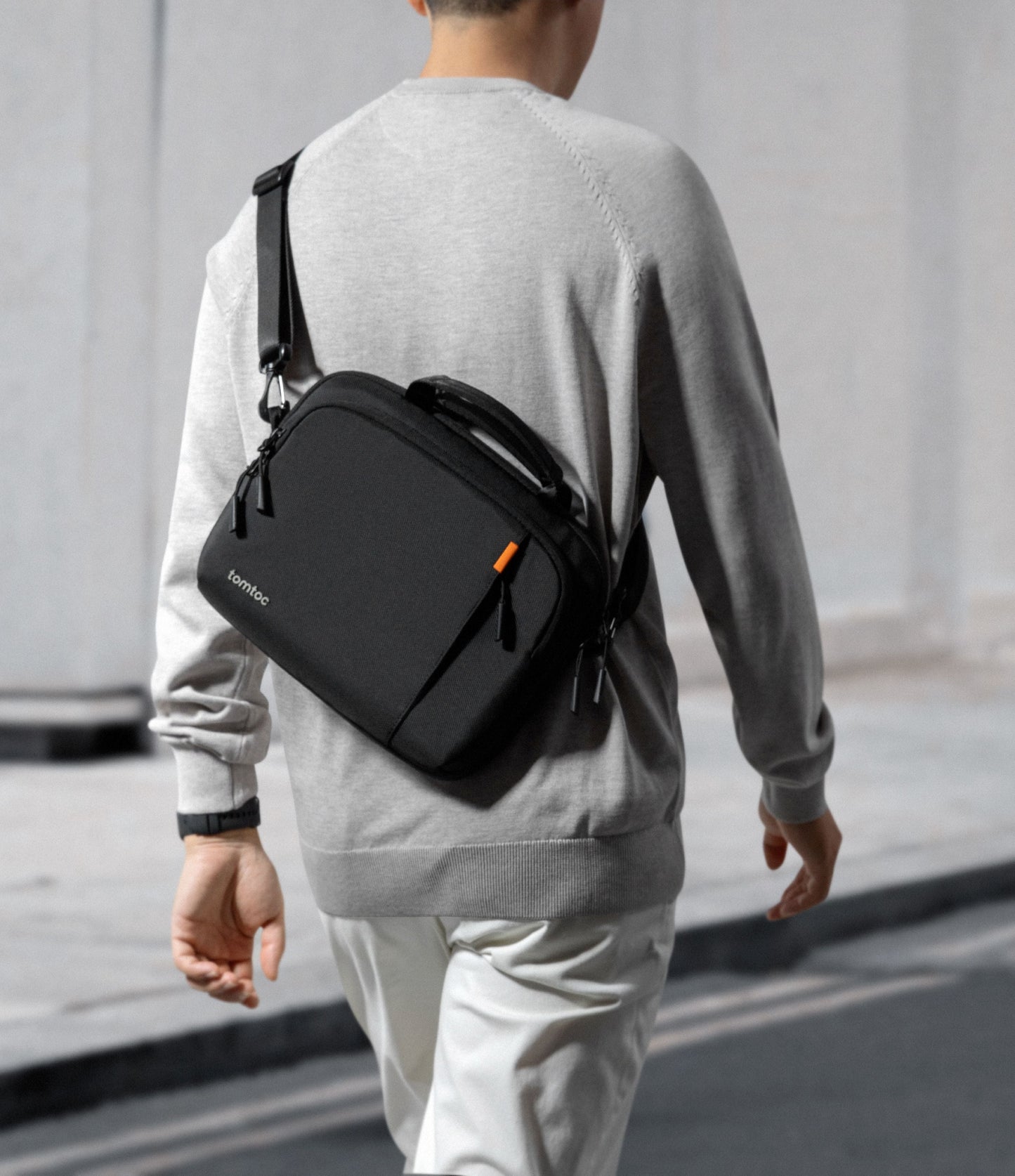 Defender-B30 Tablet Shoulder Bag Black 11 Inch