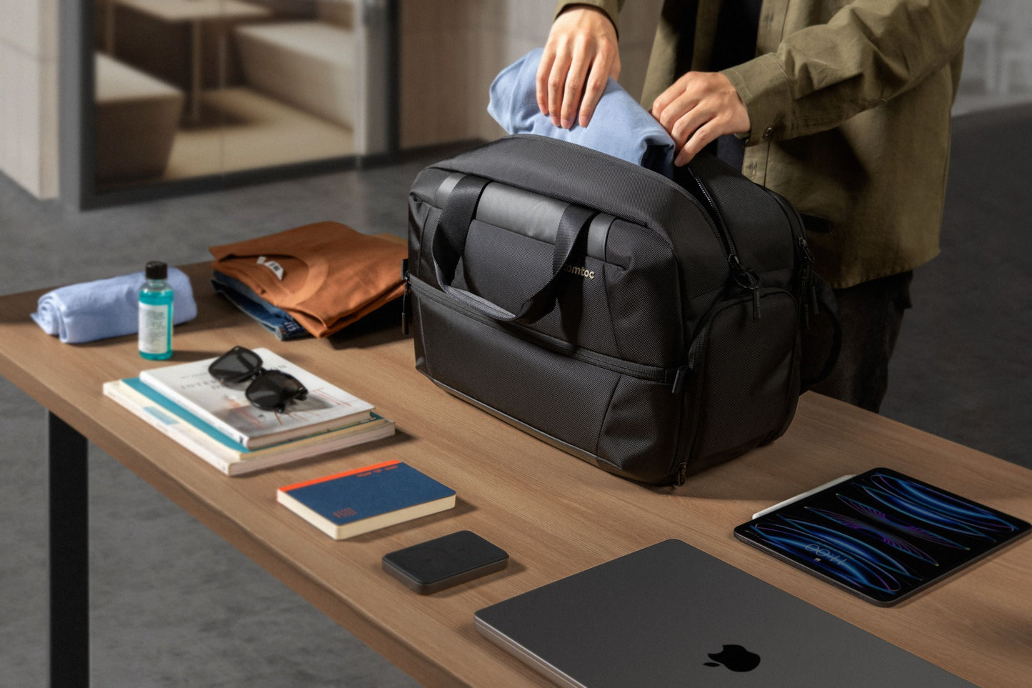 Navigator-T31 Travel Duffel  Black 16 Inch/30L