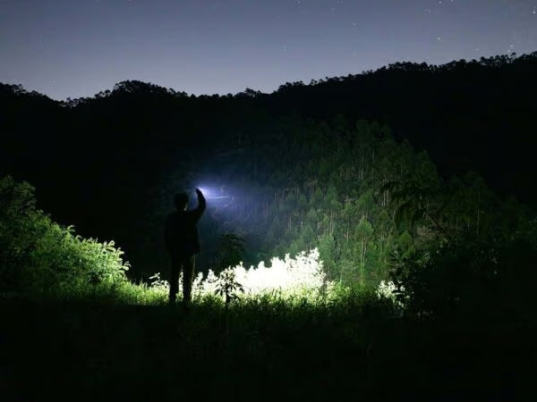 Olight Warrior Nano Rechargeable LED Flashlight 1200LM 135m