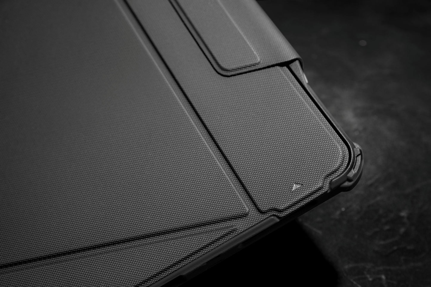 Inspire-B58 pivot case Black - 11 inch