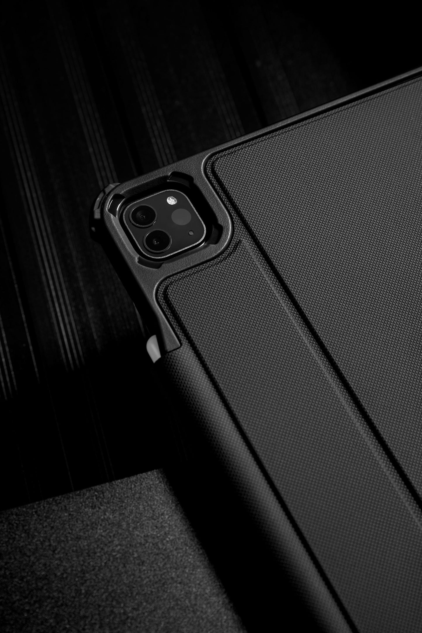 Inspire-B58 pivot case Black - 11 inch