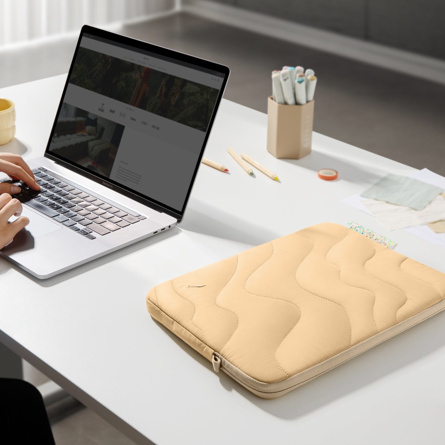 Terra-A27 Laptop Sleeve Lavascape 16-inch