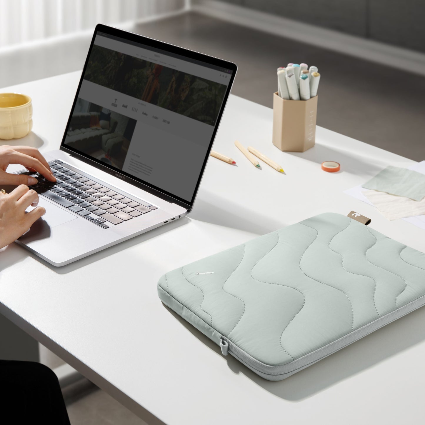 Terra-A27 Laptop Sleeve Lavascape 15 Inch